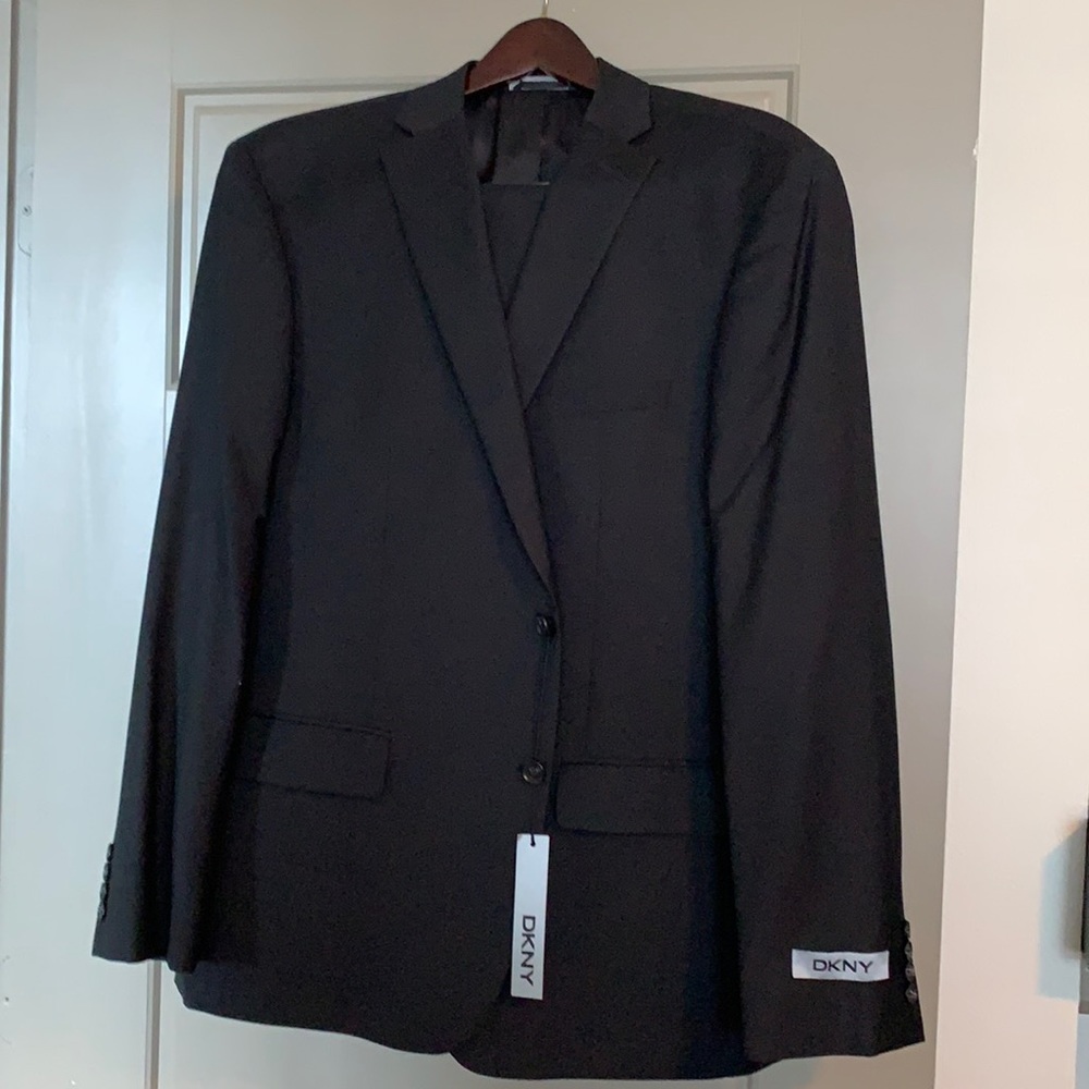 DKNY Men’s wool suit